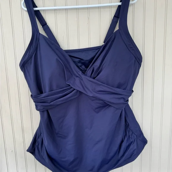 Lands End v neck wrap underwire Navy Blue Twist Front Tankini Top - Picture 1 of 5